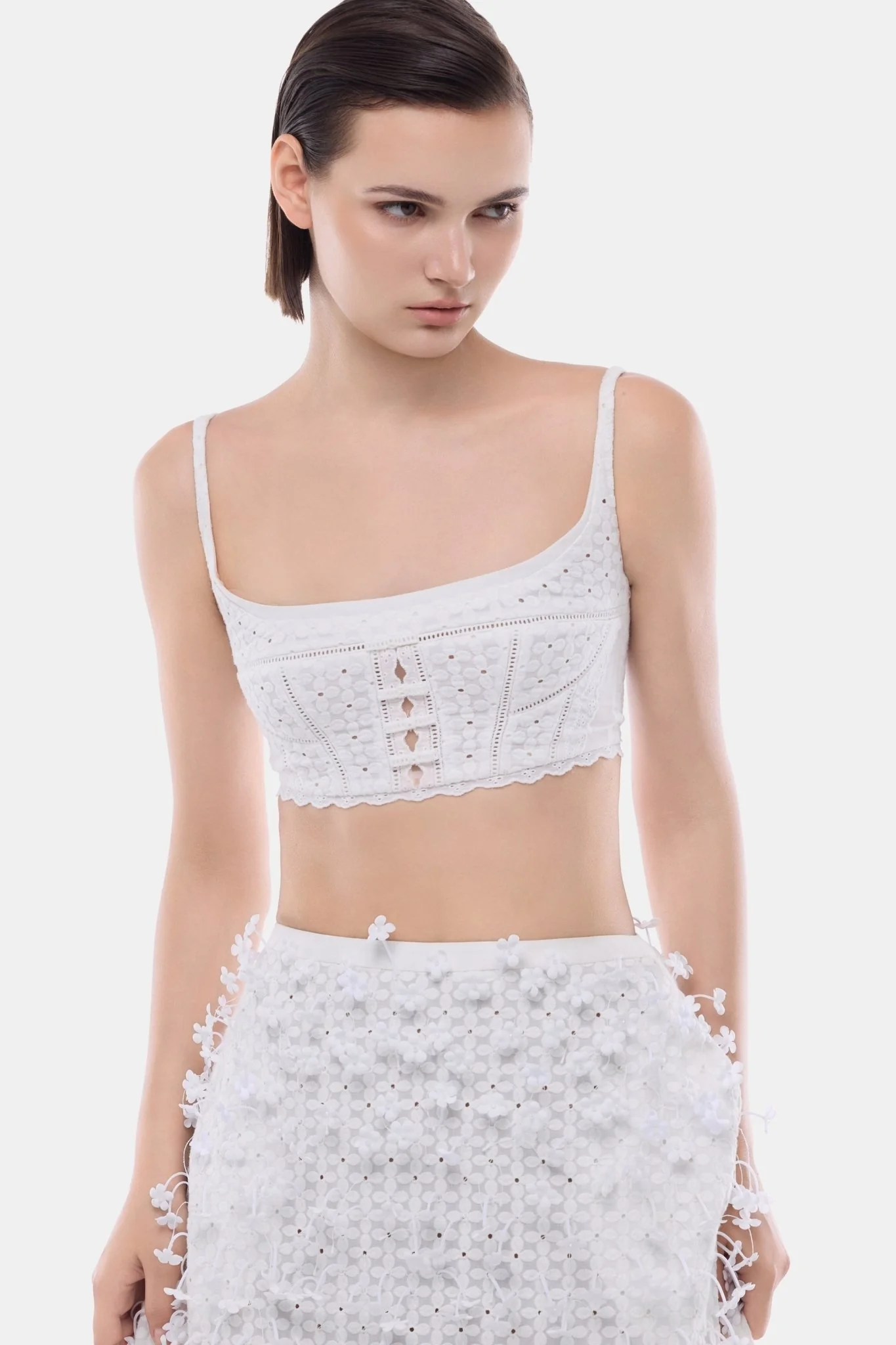 White 3D Floral Mini Skirt - Image 3