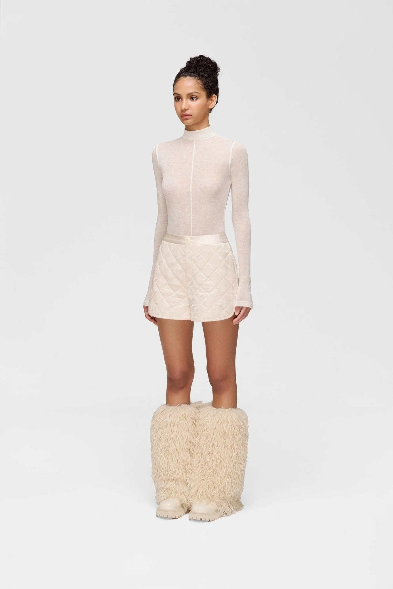 White Alice Short - Image 3