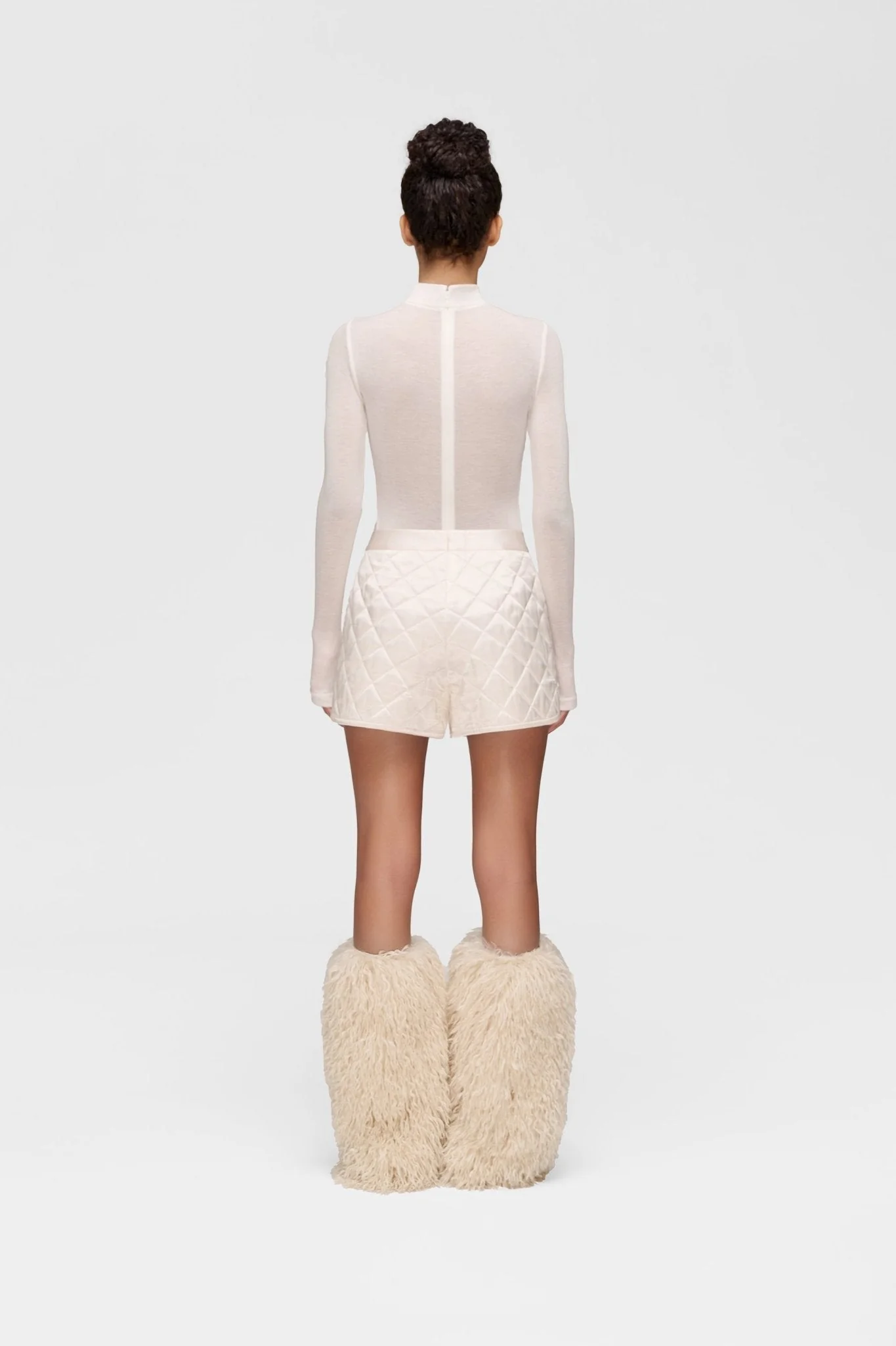 White Alice Short - Image 4